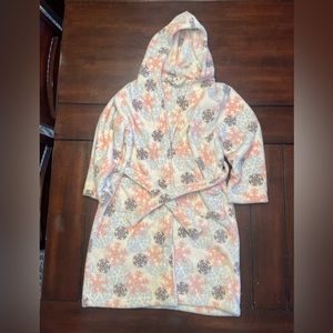 Girl’s Tucker + Tate Robe